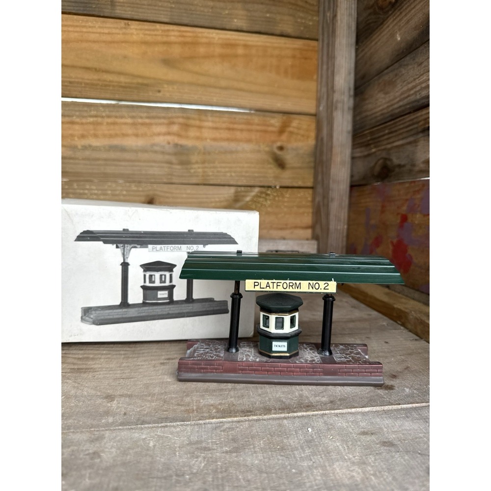 VTG Dept 56 Heritage Village Collection Victoria Station Train Platform #5575-1
